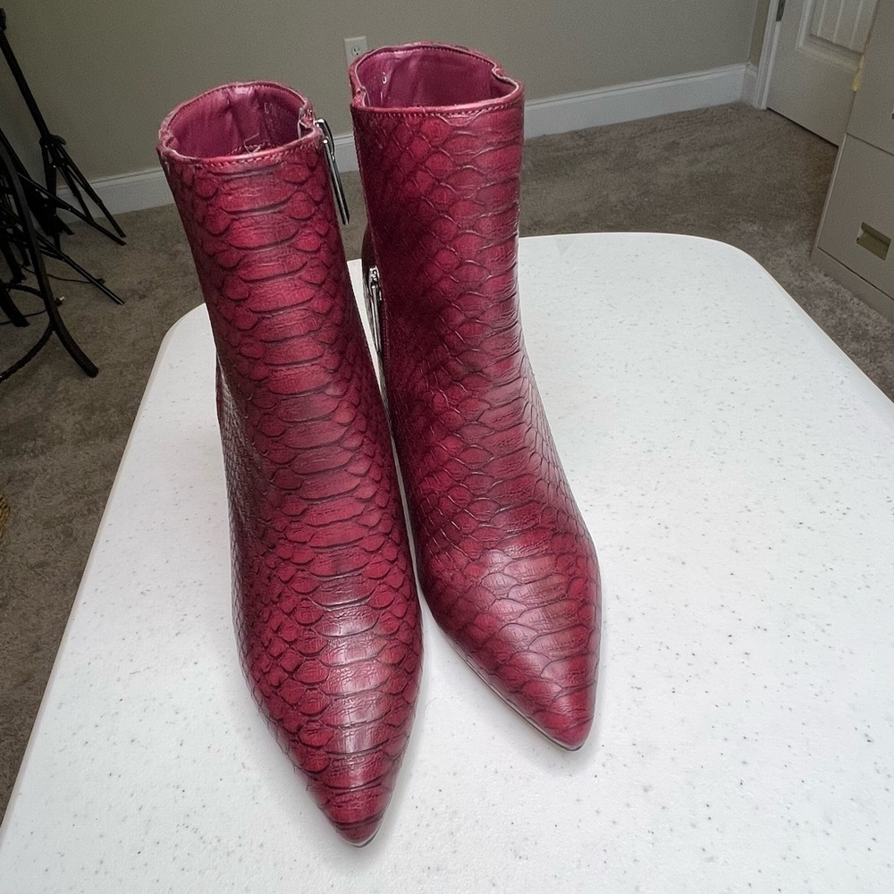 SHU SHOP Wine Snake Embossed Ankle Bootie SZ. 7.5. #65 - Picture 3 of 9